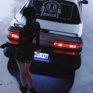 男人边吃奶边挵进去呻吟免费
